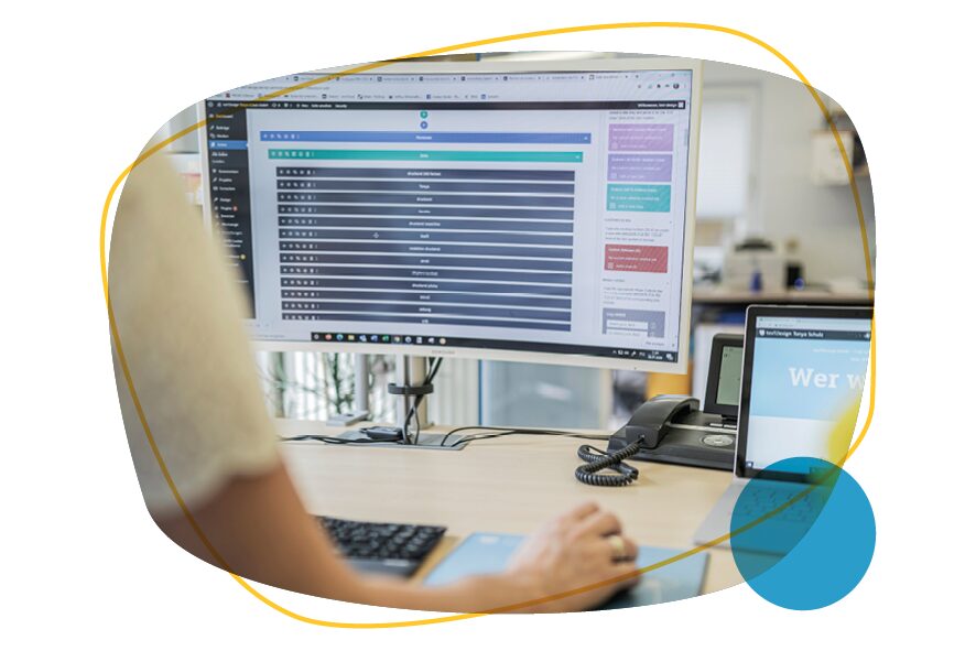 Bildschirm mit WordPress-Seite – Professionelles Webdesign und SEO für Ihre Website